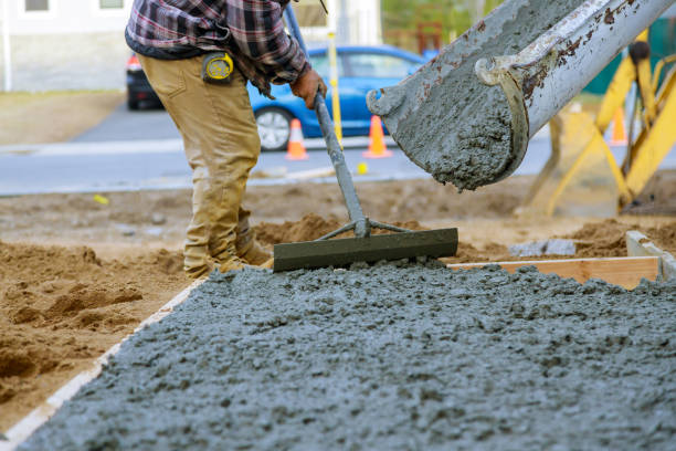 Best Custom Concrete Contractor  in Crookston, MN